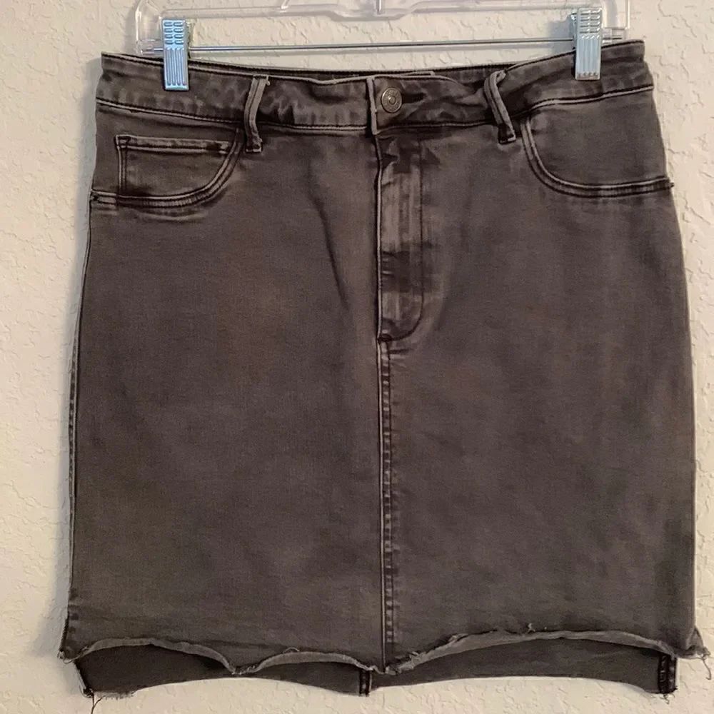 Abercrombie & Fitch Grey Denim Skirt Raw Hem. Size 30
